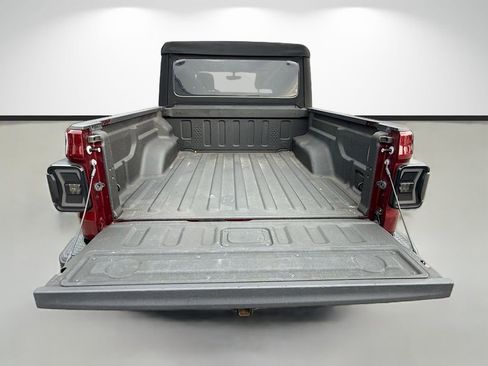 Used 2022 Jeep Gladiator Mojave AWD/4WD image 12