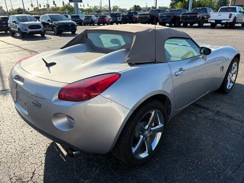 Used 2007 Pontiac Solstice Convertible w/ Premium Package RWD image 8