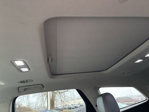 Used 2019 Buick Enclave Essence image 33