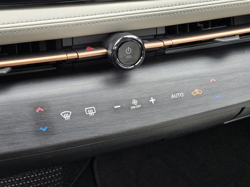 Used 2023 Nissan Ariya FWD image 26