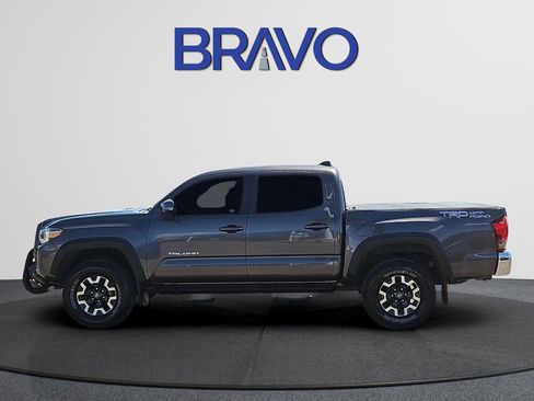 Used 2017 Toyota Tacoma TRD Off-Road w/ Tow Package RWD image 2