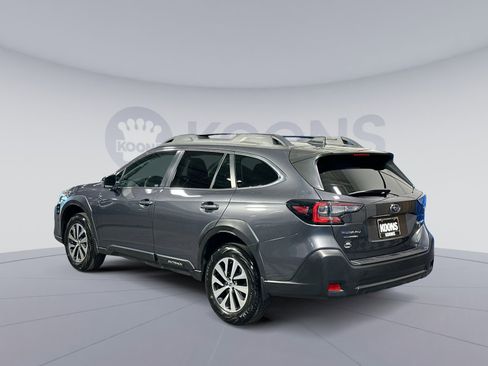 Used 2023 Subaru Outback Premium image 4