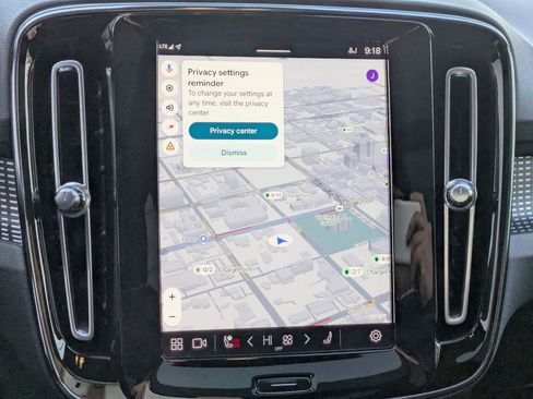 Used 2022 Volvo XC40 P8 Recharge Ultimate image 21