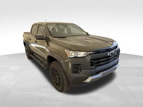 Used 2024 Chevrolet Colorado Trail Boss AWD/4WD image 8