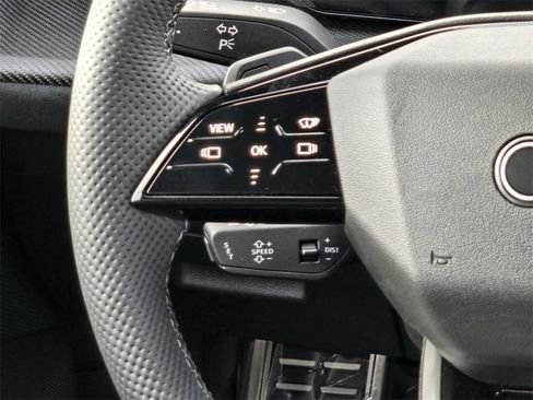 New 2025 Audi SQ5 Premium Plus image 15