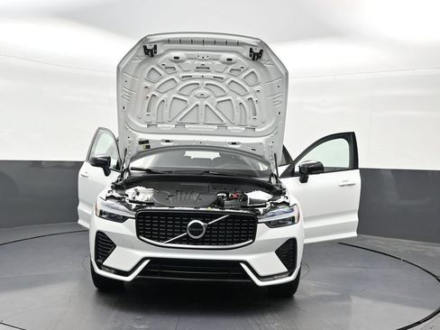 Certified 2024 Volvo XC60 B5 Core AWD/4WD image 33