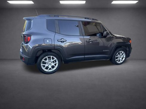 Used 2021 Jeep Renegade Latitude FWD image 17