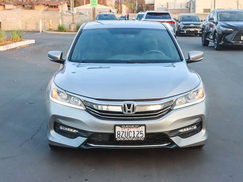 Used 2017 Honda Accord Sport image 6