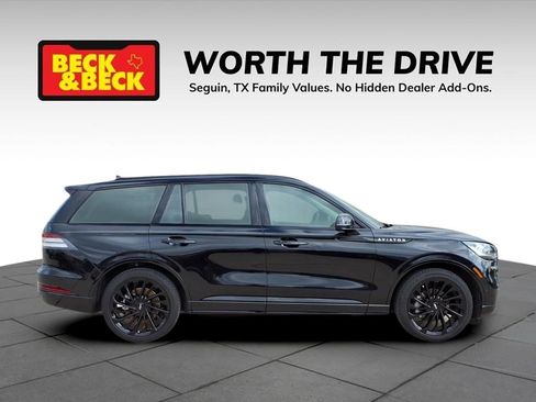 Used 2023 Lincoln Aviator Reserve w/ Equipment Group 201A image 4