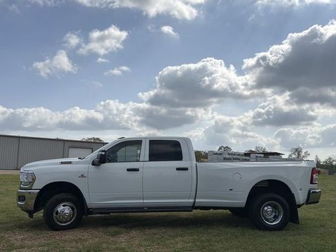 Used 2024 RAM 3500 Tradesman w/ Chrome Appearance Group AWD/4WD image 14