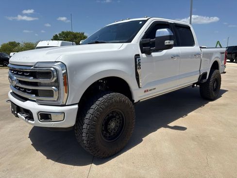 Used 2023 Ford F250 Platinum AWD/4WD image 3
