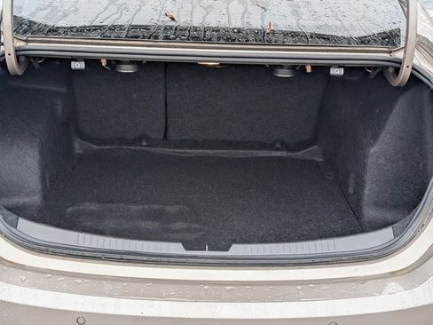 Used 2024 Chevrolet Malibu LT image 9