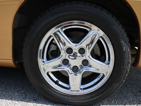 Used 1998 Chevrolet Camaro Z28 RWD image 34