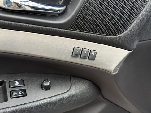 Used 2011 INFINITI G37 x Sedan w/ Premium Pkg image 19