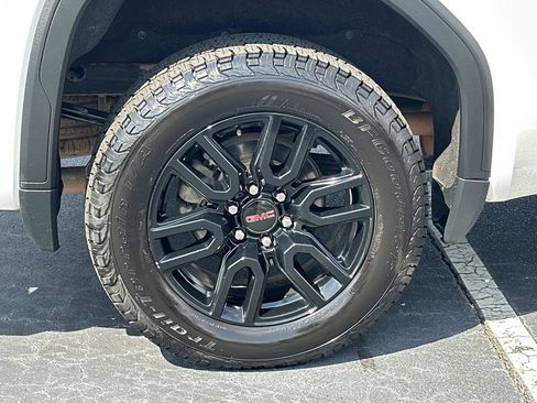 Used 2021 GMC Sierra 1500 Elevation w/ Preferred Package AWD/4WD image 9