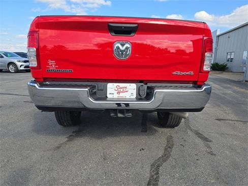 Used 2024 RAM 2500 Big Horn w/ Bed Utility Group image 14