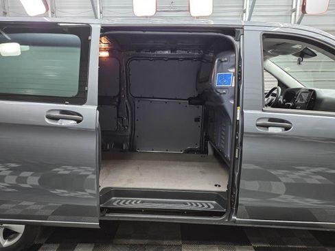 Used 2022 Mercedes-Benz Metris image 14