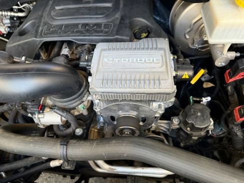 Used 2019 RAM 1500 Laramie AWD/4WD image 36
