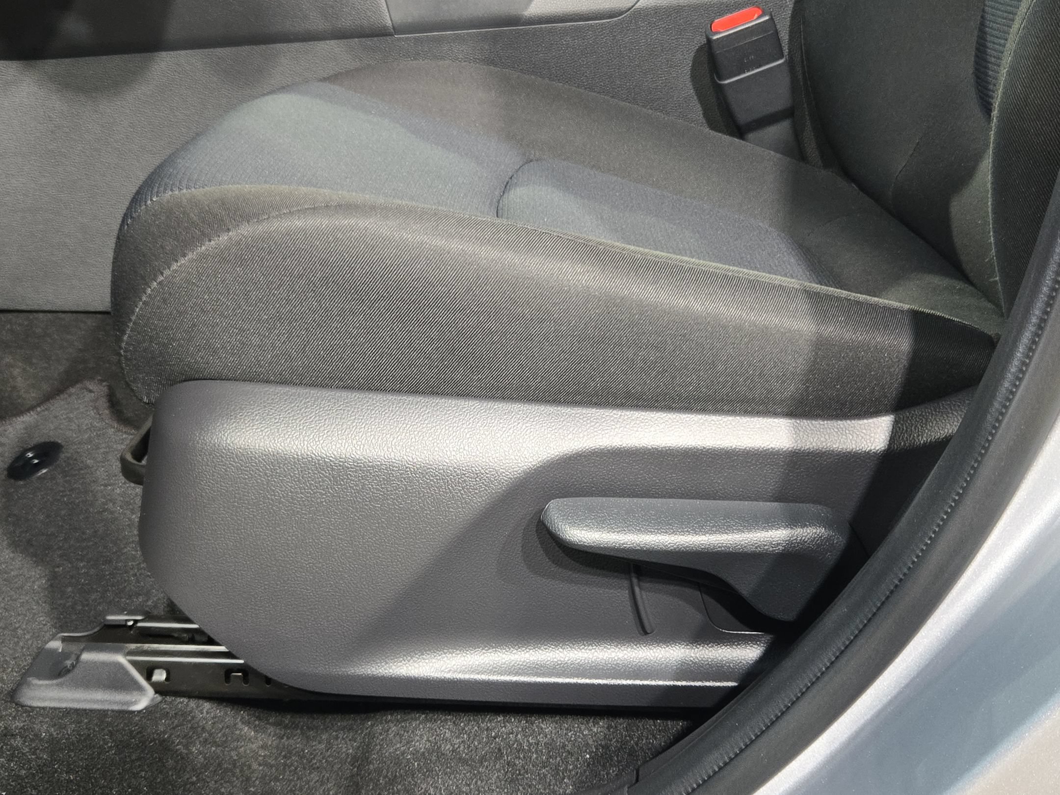 Certified 2025 Toyota RAV4 LE AWD/4WD image 22