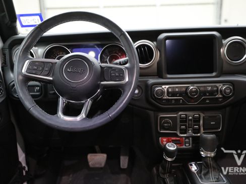 Used 2023 Jeep Gladiator Rubicon w/ LED Lighting Group AWD/4WD image 8