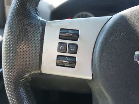 Used 2012 Nissan Pathfinder LE image 7