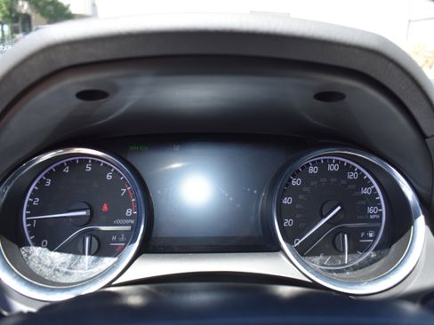 Used 2019 Toyota Camry XLE image 17