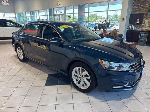 Used 2018 Volkswagen Passat 2.0T SE FWD image 1