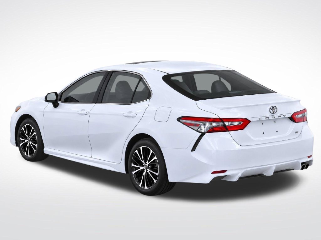 Used 2018 Toyota Camry SE w/ Moonroof Package FWD image 4