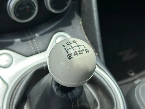 Used 2009 Nissan 370Z Touring w/ Sport Pkg RWD image 20