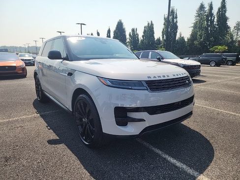 Certified 2025 Land Rover Range Rover Sport SE AWD/4WD image 8