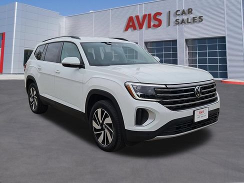 Used 2025 Volkswagen Atlas SE FWD image 3