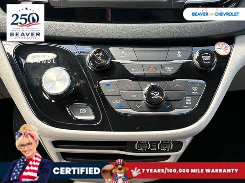 Used 2023 Chrysler Voyager LX FWD image 20