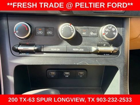 Used 2024 Kia Carnival LX FWD image 25