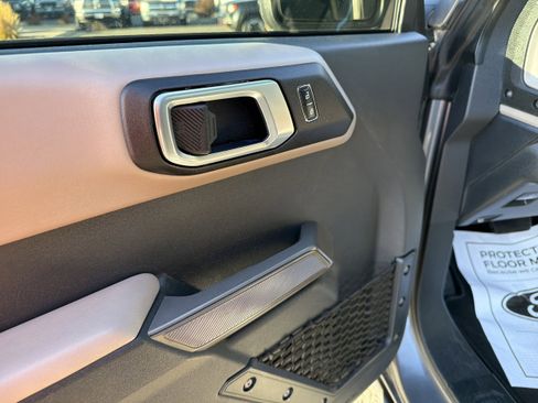 Used 2021 Ford Bronco Wildtrak image 11