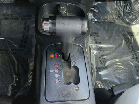 Used 2010 Volkswagen Beetle Convertible FWD image 18