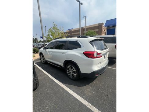 Used 2022 Subaru Ascent Limited w/ Technology Package AWD/4WD image 2