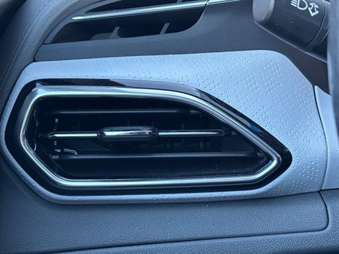 Used 2023 Chevrolet Bolt EUV Premier image 28