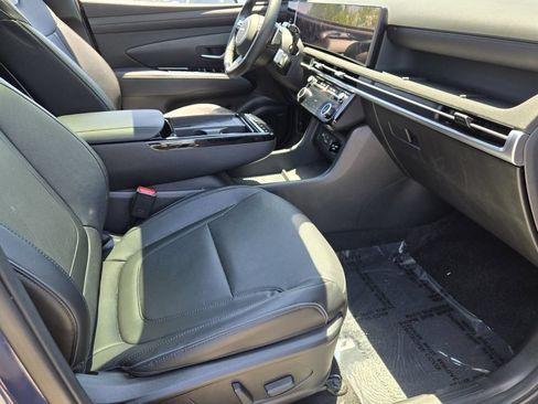 Used 2025 Hyundai Tucson Limited FWD image 16