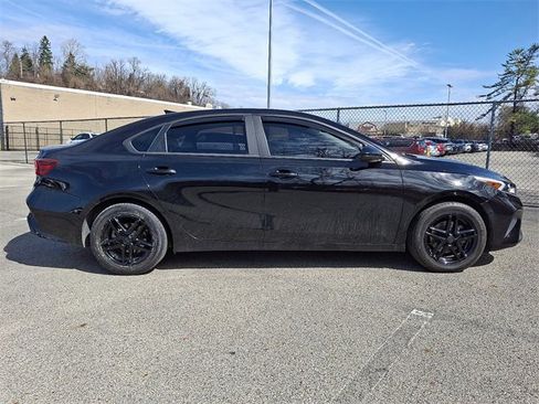 Used 2023 Kia Forte LXS image 7