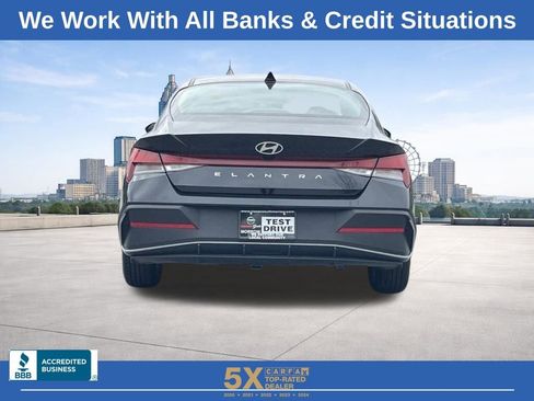 Used 2024 Hyundai Elantra SEL image 23