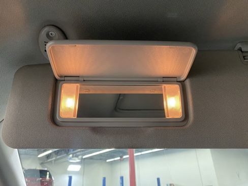 Used 2024 Toyota Sienna XLE image 39