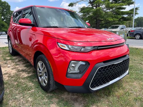 Used 2022 Kia Soul LX FWD image 6