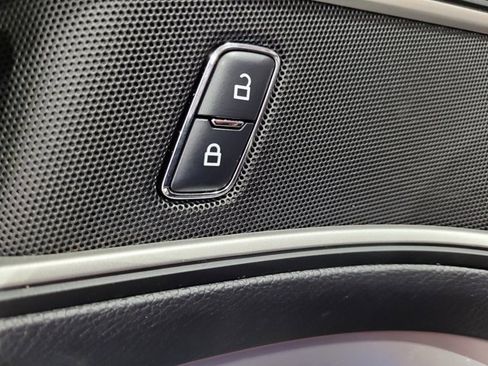 Used 2017 Ford Explorer XLT w/ Equipment Group 202A image 48