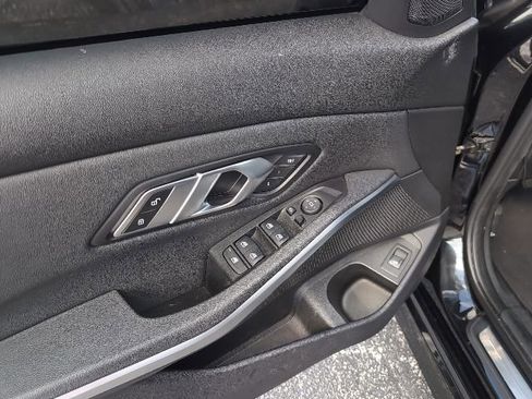Used 2020 BMW 330i Sedan w/ Convenience Package RWD image 24