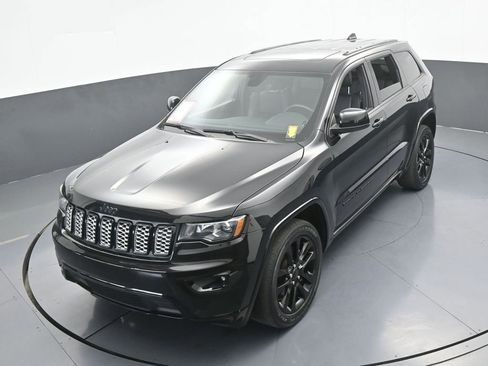 Used 2020 Jeep Grand Cherokee Altitude image 47