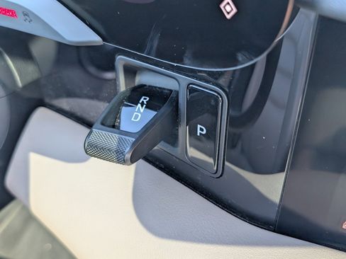 Used 2023 Porsche Taycan image 16