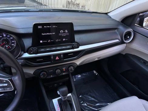 Used 2023 Kia Forte LXS w/ LXS Technology Package FWD image 16