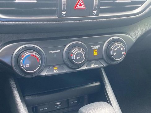 Used 2023 Kia Forte LXS w/ LXS Technology Package FWD image 25