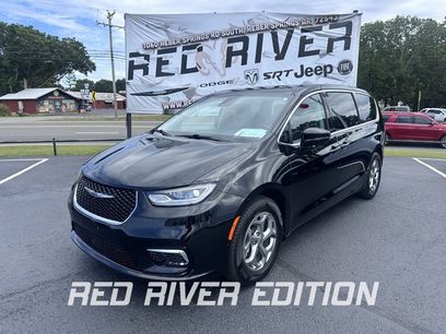 Used 2024 Chrysler Pacifica Limited