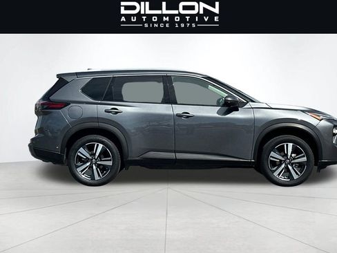 Used 2026 Nissan Rogue SL AWD/4WD image 3